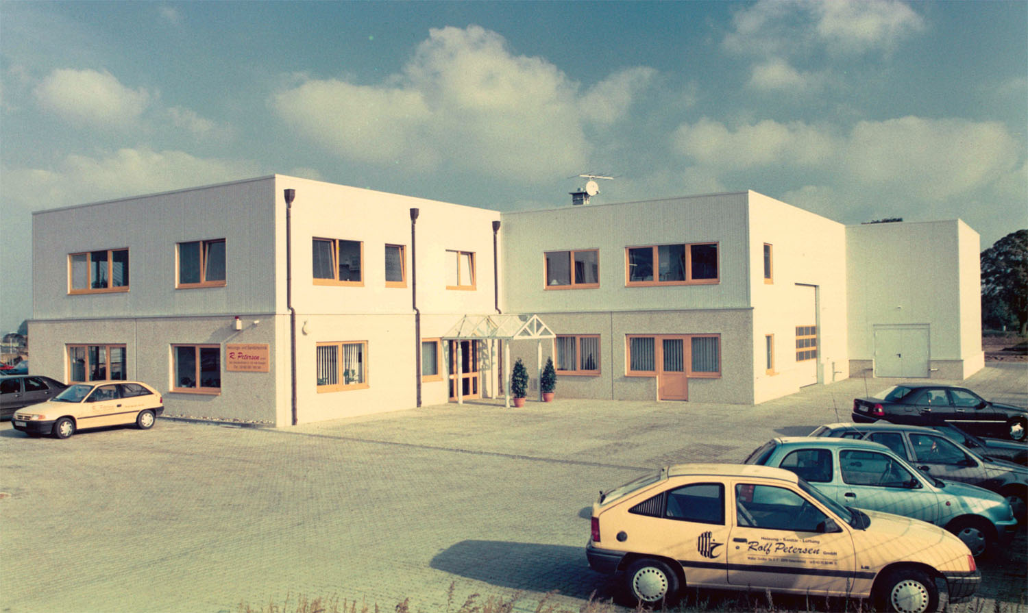 Bürogebäude in Kessin, 1992